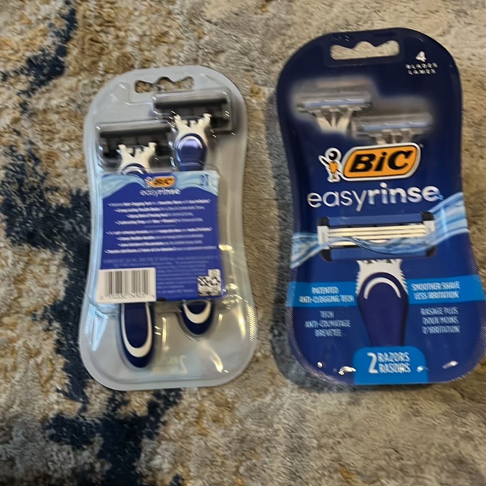 NWT Bic Easy Rinse Disposable Razors - Picture 2 of 6